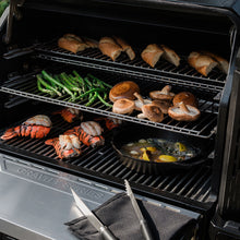 Load image into Gallery viewer, Masterbuilt® AutoIgnite™ Series 545 Digital Charcoal Grill