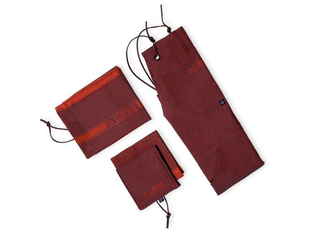 La Cornue 4 Piece linen set in copper