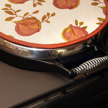 Load image into Gallery viewer, AGA Pomegranate Ecru Apron
